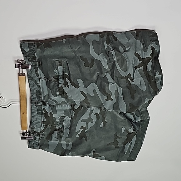 Gap size 14 girlfriend khaki shorts - Picture 3 of 7